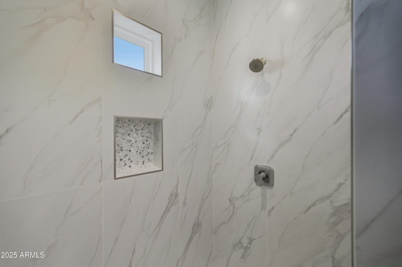 10039 N Burris Rd-112