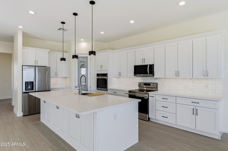 10039 N Burris Rd-119