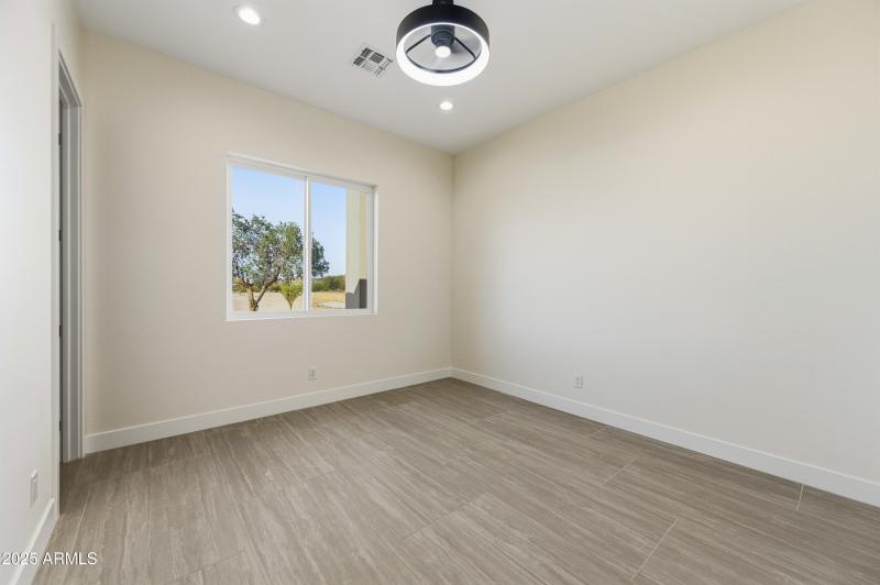 10039 N Burris Rd-130