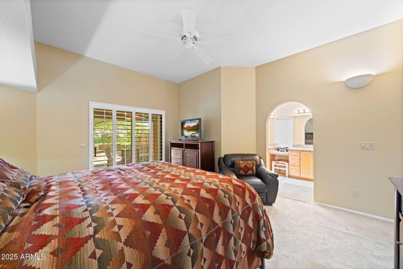 17-web-or-mls-11837-n-40th-pl