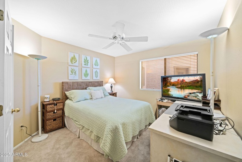 23-web-or-mls-11837-n-40th-pl