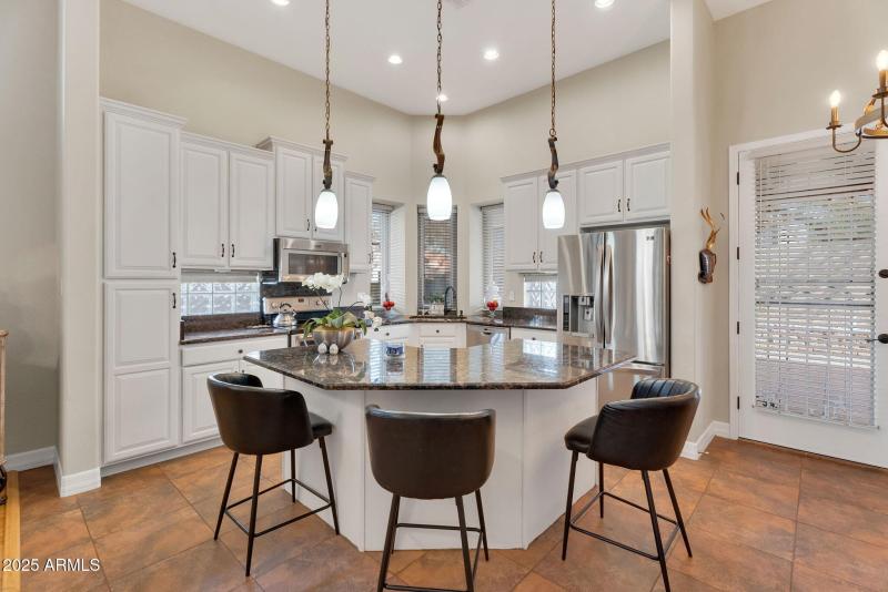 10-web-or-mls-3661 N Katmai - 12