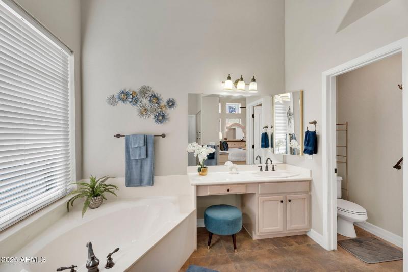 25-web-or-mls-3661 N Katmai - 23