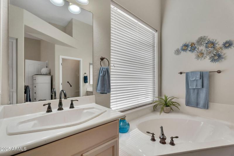 26-web-or-mls-3661 N Katmai - 26