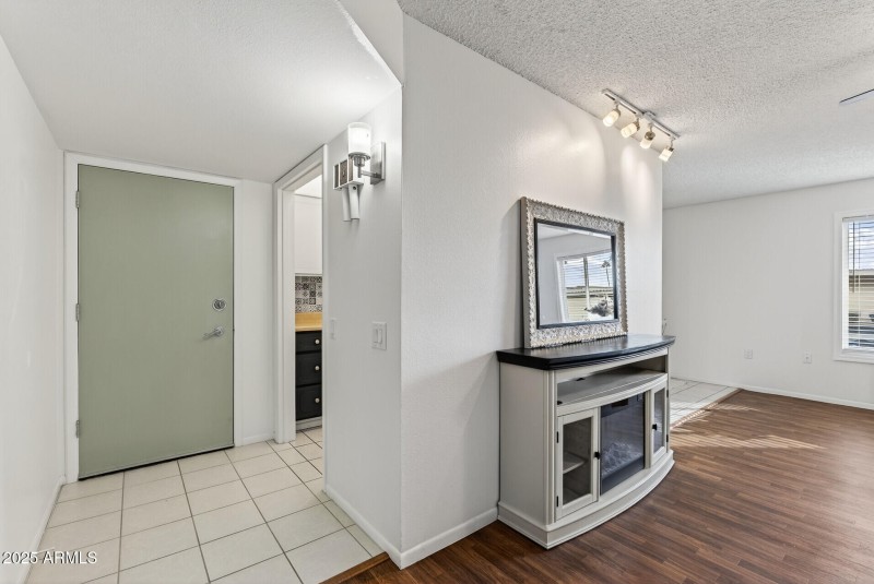 06_13721_N_98th_Ave_UNIT_C6_mls