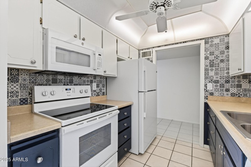 11_13721_N_98th_Ave_UNIT_C11_mls