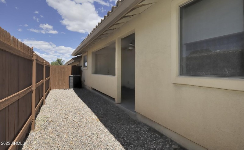 _D2X3532-Backyard-MLS-