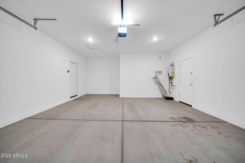 17557 W Madison St-29