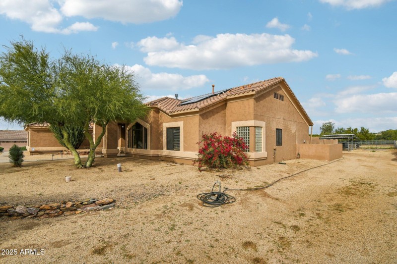 3-web-or-mls-E Jordan Ln-S2011-003