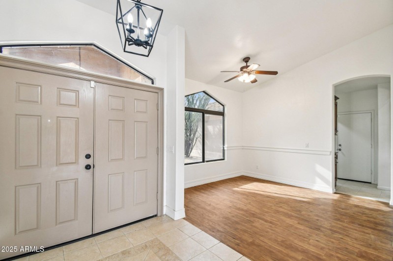 4-web-or-mls-E Jordan Ln-S2011-004