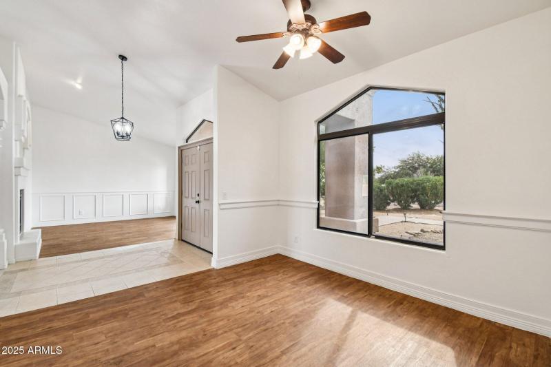 13-web-or-mls-E Jordan Ln-S2011-013