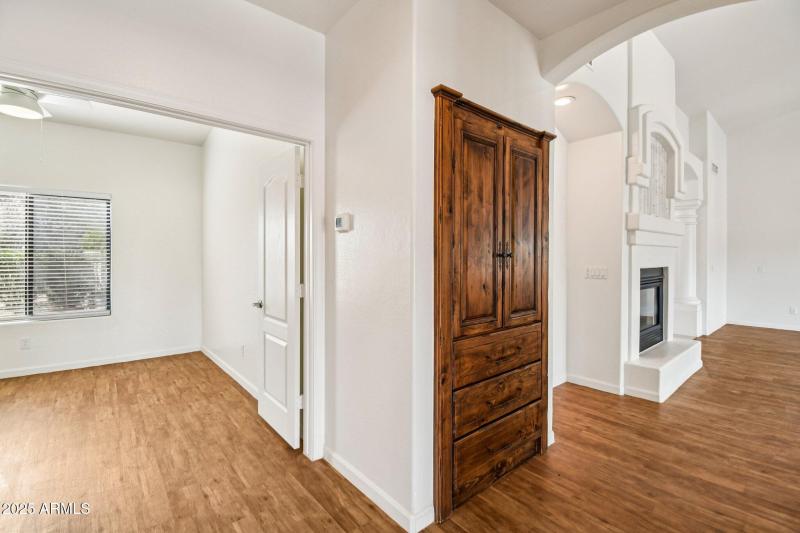 15-web-or-mls-E Jordan Ln-S2011-015