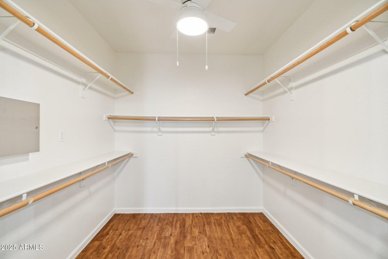 33-web-or-mls-E Jordan Ln-S2011-033