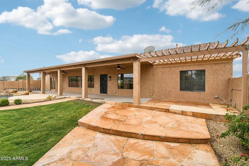 42-web-or-mls-E Jordan Ln-S2011-042