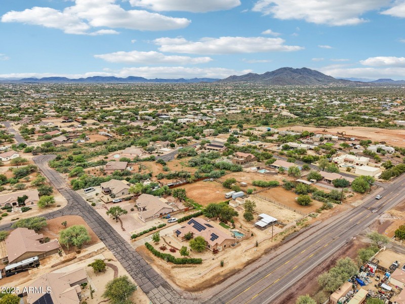 51-web-or-mls-E Jordan Ln-S2011-051