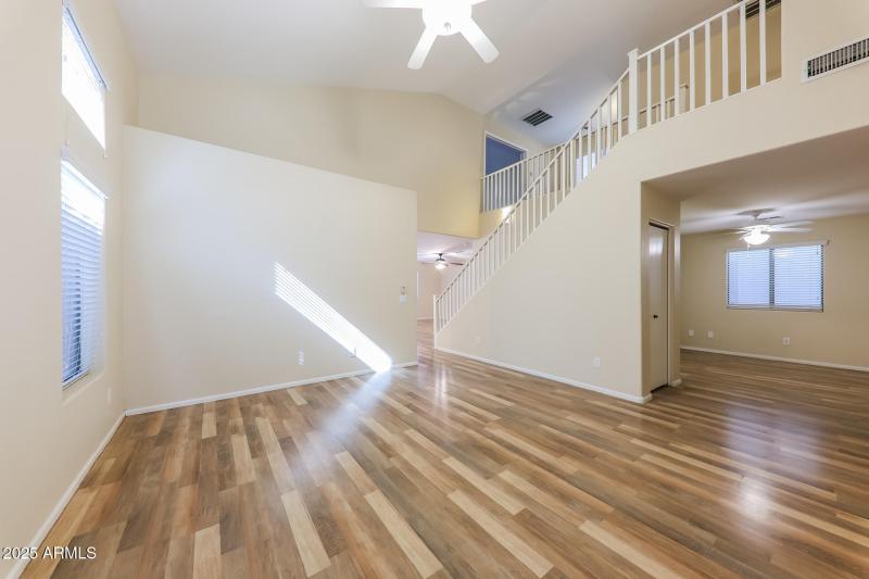 003-photo-living-room-14923584