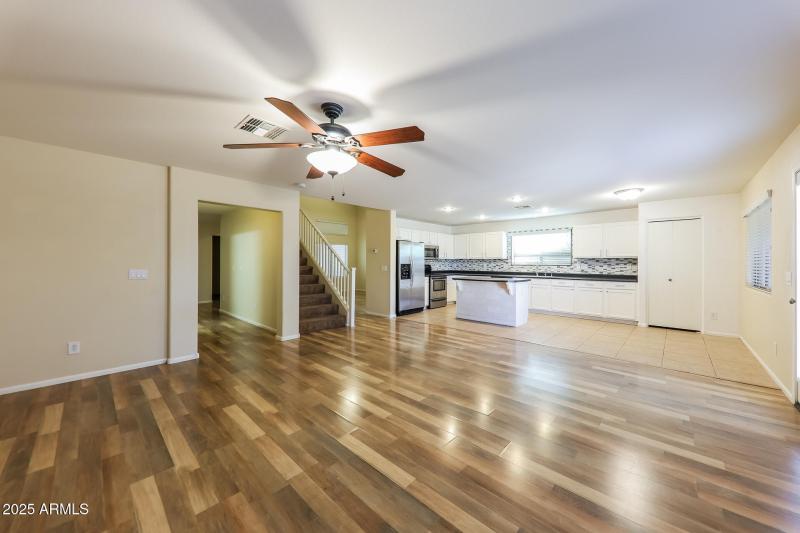 009-photo-living-room-14923573