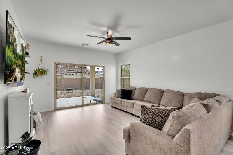 15-web-or-mls-6579 W Georgetown Way-4