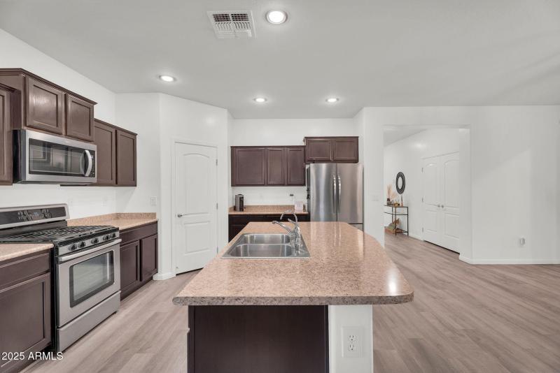 18-web-or-mls-6579 W Georgetown Way-4 (2