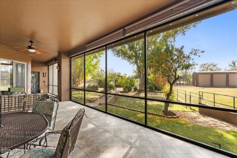 086-Enclosed Patio View