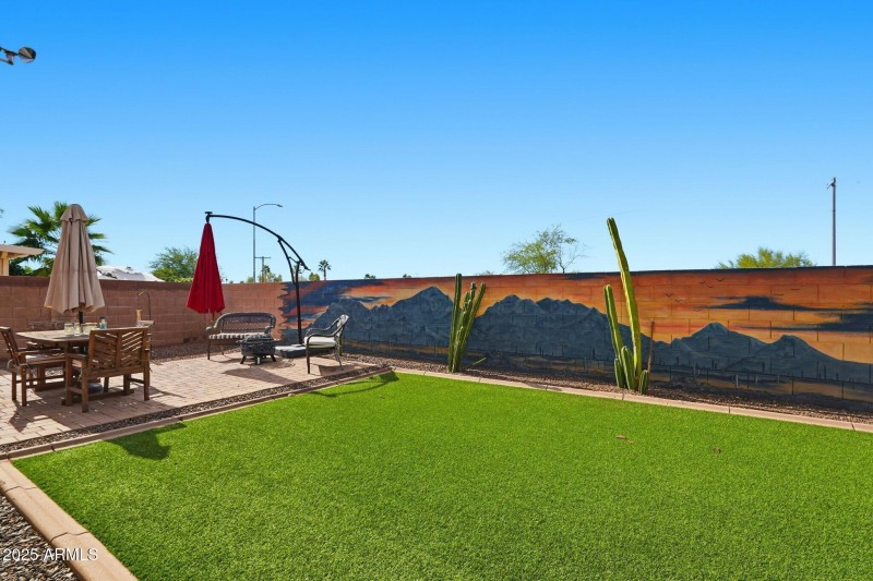 033_Backyard and Patio