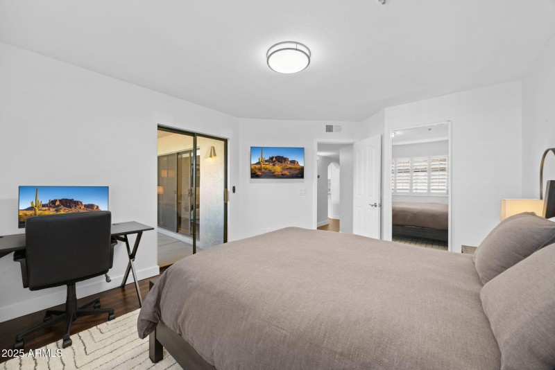 24-web-or-mls-5104-n-32nd-st