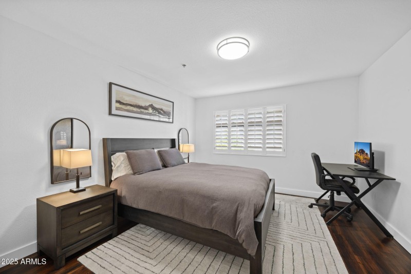 23-web-or-mls-5104-n-32nd-st