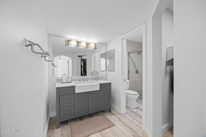 21-web-or-mls-5104-n-32nd-st