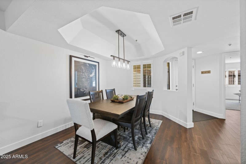 17-web-or-mls-5104-n-32nd-st