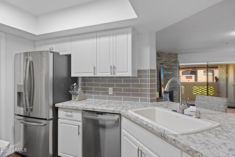 14-web-or-mls-5104-n-32nd-st