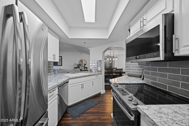 12-web-or-mls-5104-n-32nd-st