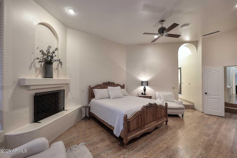 Night-Primary Bedroom2