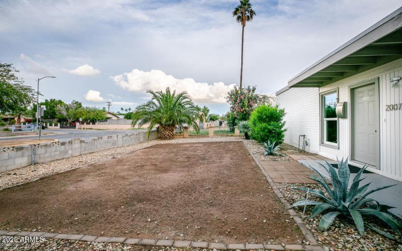 2007 W Hidalgo Ave-3