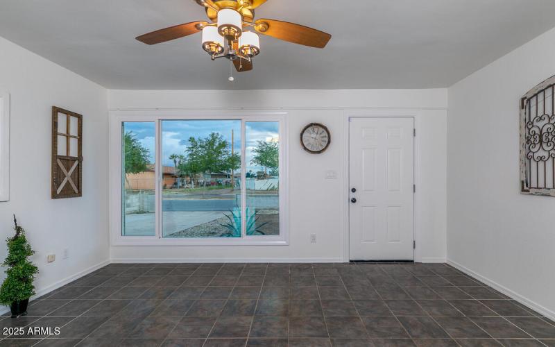 2007 W Hidalgo Ave-5