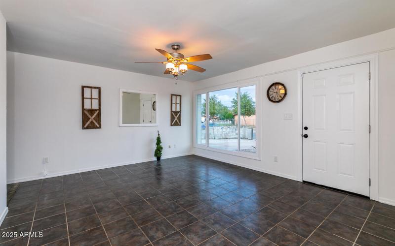 2007 W Hidalgo Ave-6