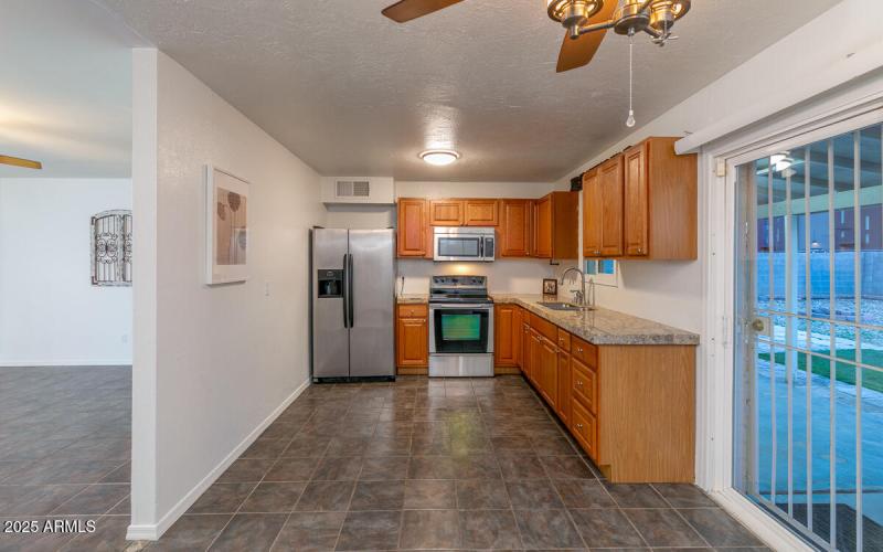 2007 W Hidalgo Ave-7