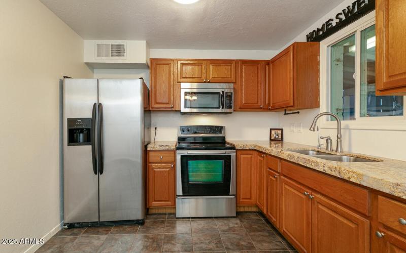 2007 W Hidalgo Ave-8