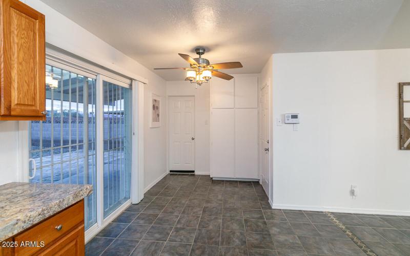 2007 W Hidalgo Ave-11