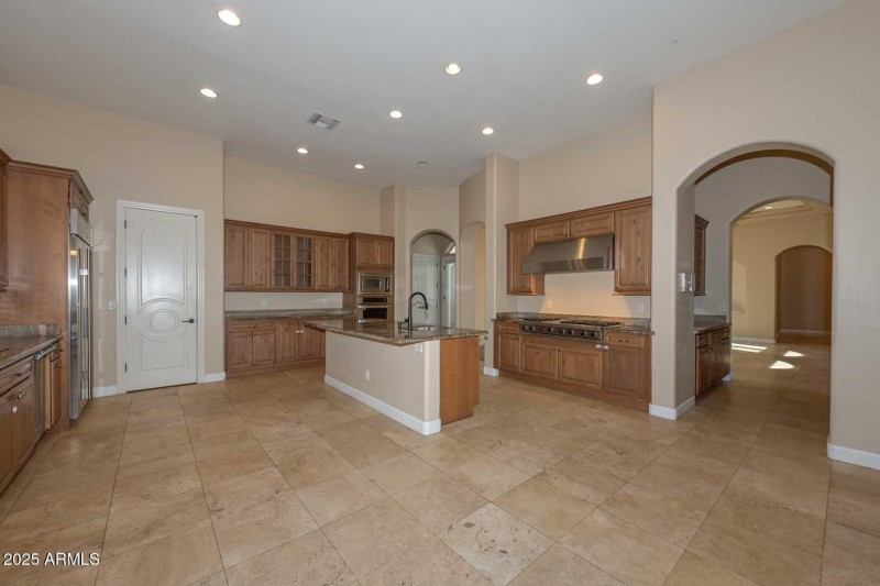 Kitchen-Butlers Pantry