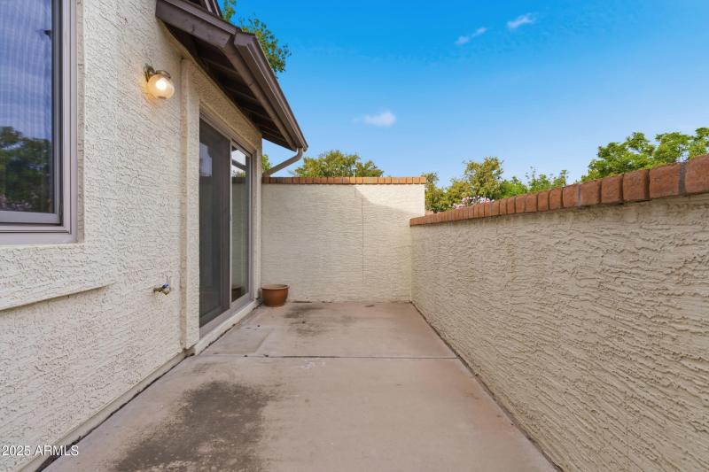 8140 N 107TH Avenue, 281