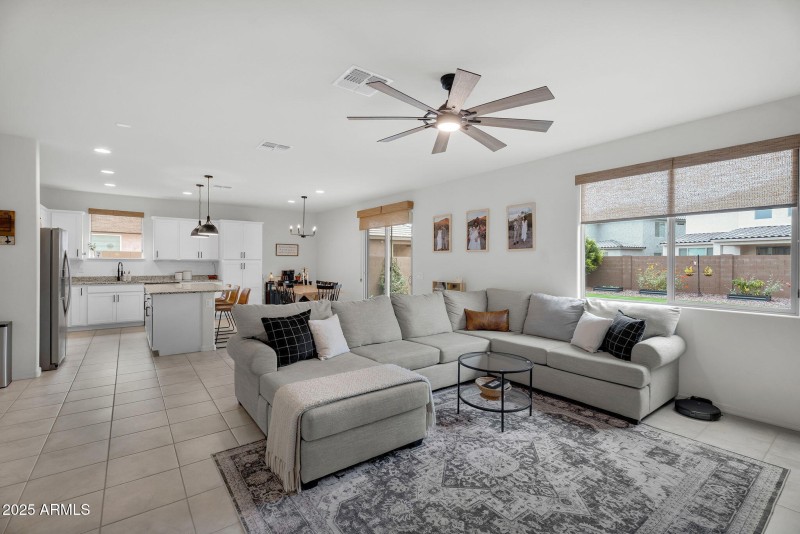 7-web-or-mls-Daylight-7