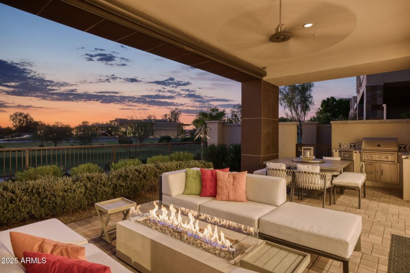 Breathtaking sunset entertaining.