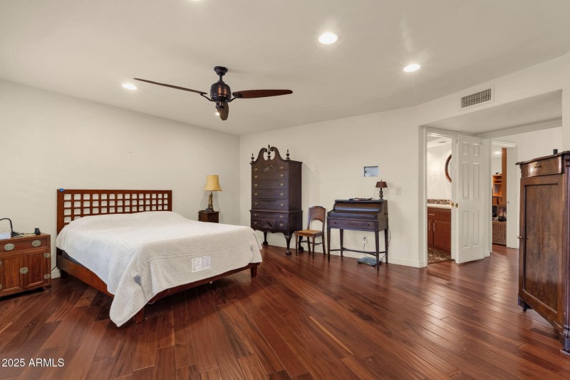 25-web-or-mls-10050-e-mountainview-lake-