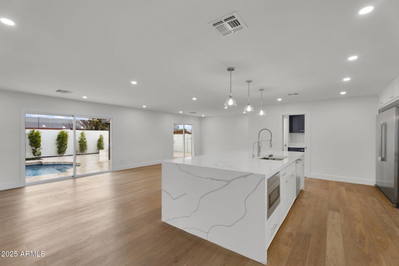 8-web-or-mls-3413 N 87th Pl-7