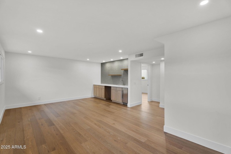 17-web-or-mls-3413 N 87th Pl-17