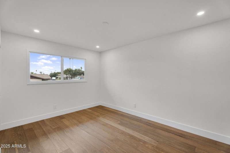 29-web-or-mls-3413 N 87th Pl-32