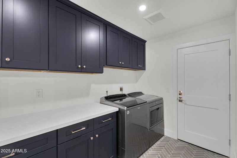 35-web-or-mls-3413 N 87th Pl-35