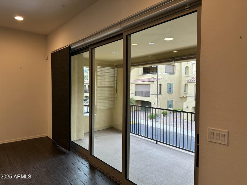 Kitchen glass wall closed