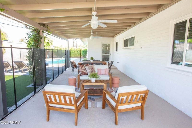 Covered Patio.photo2