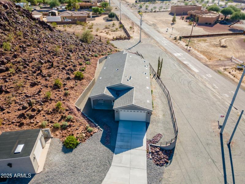 2-web-or-mls-27145_n_147th_ave (2)